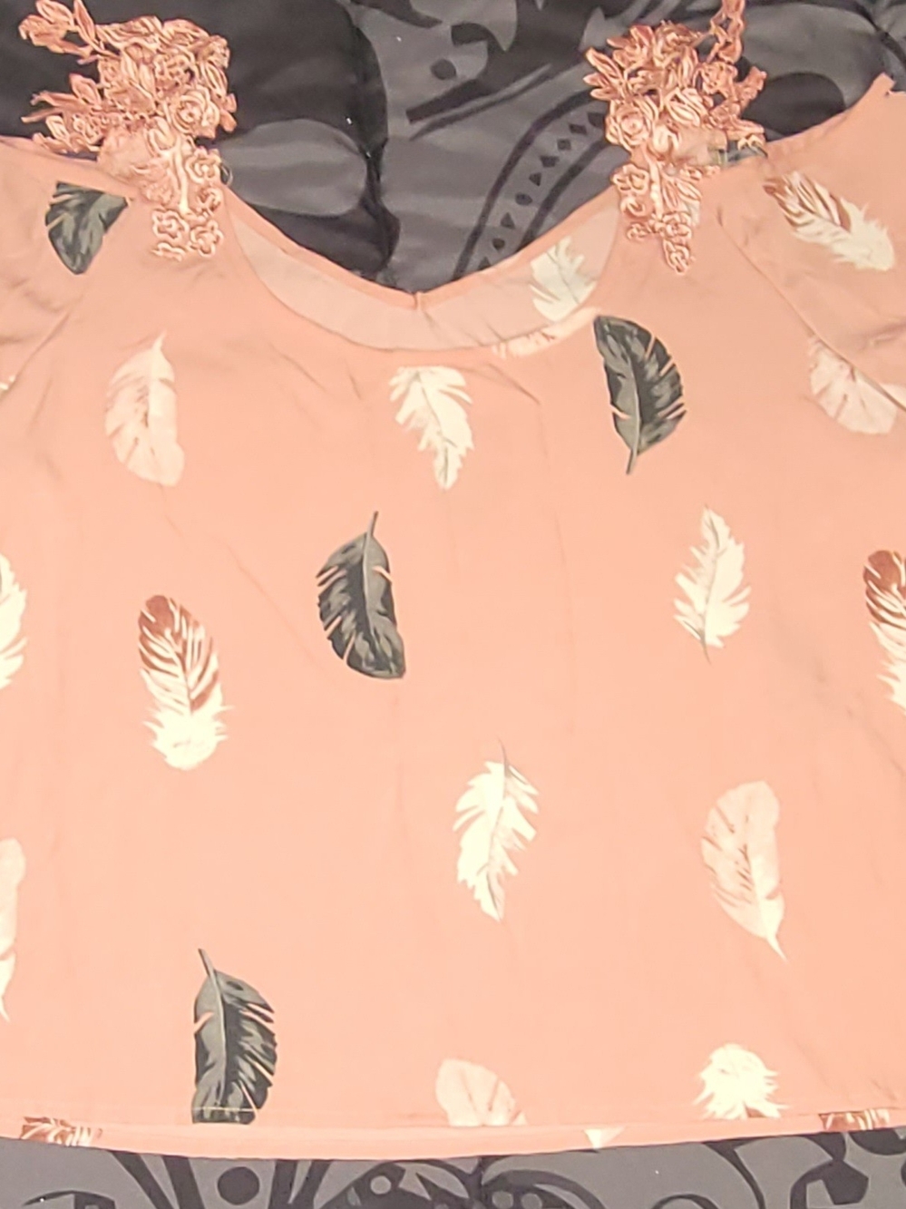 SHEIN Peach Feather Print Lace Strap Tank Top